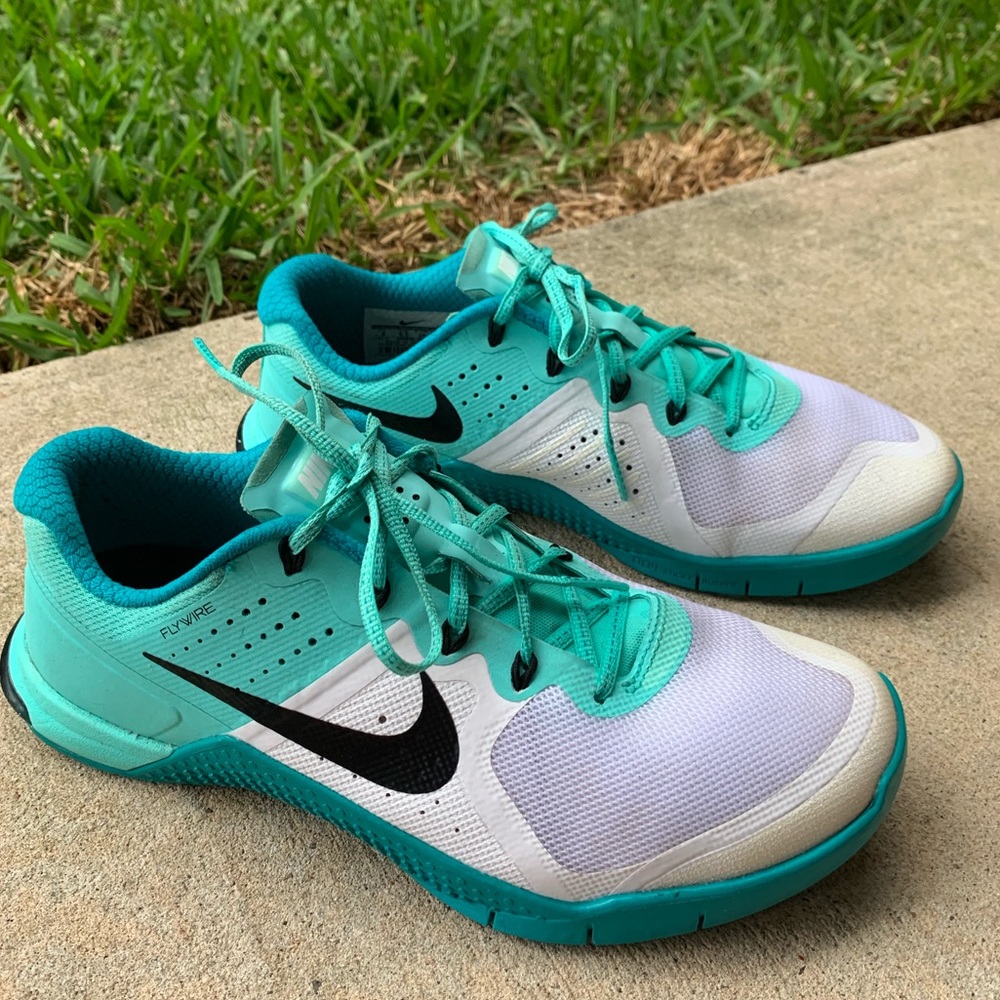 Nike Metcon 2 Flywire Size 8- Teal & White
